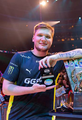 broky在 s1mple 的比赛中说道：“这些家伙真糟糕”