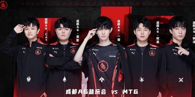 JW 嘲讽新的 Astralis 洗牌，提到 GODSENT 。
