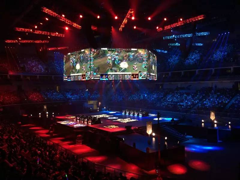 Donk 连续第五次赢得 FACEIT 排名赛季 — 创下记录 elo 得分